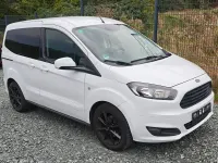 Gebraucht Ford Tourneo Courier 101 PS (74 kW) 2018 Weiß Van / Kleinbus