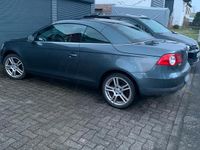 Gebraucht VW Eos 140 PS (102 kW) 2008 Rot Cabrio