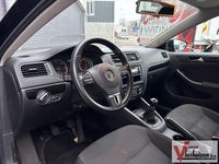 Gebraucht VW Jetta Highline 105 PS (77 kW) 2011 Schwarz Limousine