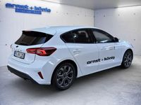 Gebraucht Ford Focus ST-Line X 155 PS (114 kW) 2024 Frozen white Limousine
