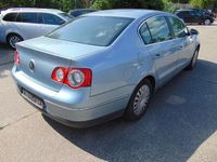 Gebraucht VW Passat Comfortline 150 PS (110 kW) 2007 Arctic blue silver metallic Limousine