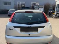 Usata Ford Focus 85 CV (62 kW) 2001 Argento Utilitaria