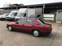 Gebraucht Mercedes 190 122 PS (89 kW) 1993 Rot Limousine