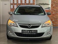 Gebraucht Opel Astra Design Edition 140 PS (102 kW) 2011 Silber Kombi