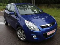 Gebraucht Hyundai i20 Classic 86 PS (63 kW) 2011 Sparkle blue / mic Kleinwagen