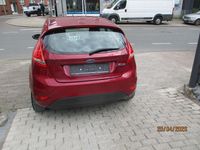 Gebraucht Ford Fiesta Trend 60 PS (44 kW) 2010 Rot Kleinwagen