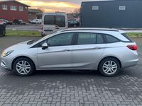 Gebraucht Opel Astra Edition 136 PS (100 kW) 2018 Silber Kombi
