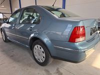 Gebraucht VW Bora 102 PS (75 kW) 2002 Blau Limousine