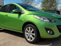 Gebraucht Mazda 2 Active 75 PS (55 kW) 2011 Grün Kleinwagen