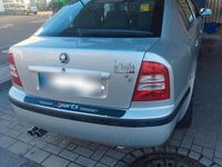 Używany Skoda Octavia 102 KM (75 kW) 2004 Srebrny Sedan/Limuzyna