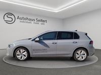 Gebraucht VW Golf VIII Life 116 PS (85 kW) 2024 Mondsteingrau uni Limousine