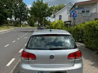 Gebraucht VW Golf VI 105 PS (77 kW) 2011 Silber Kleinwagen