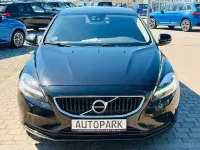 Gebraucht Volvo V40 Momentum 190 PS (139 kW) 2017 Schwarz Limousine