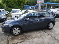 Gebraucht VW Golf VI Team 105 PS (77 kW) 2010 Blau Kleinwagen