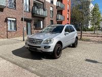 Gebraucht Mercedes ML320 224 PS (164 kW) 2006 Silber SUV