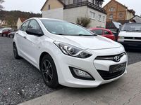 Gebraucht Hyundai i30 Style 99 PS (72 kW) 2014 Weiß Limousine