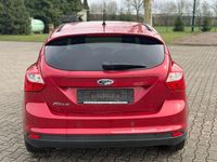 Gebraucht Ford Focus Titanium 116 PS (85 kW) 2011 Rot Limousine