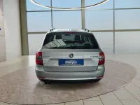 Gebraucht Skoda Superb 125 PS (91 kW) 2014 Brilliantsilber metallic Kombi