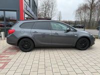 Gebraucht Opel Astra Edition 131 PS (96 kW) 2012 Grau Kombi