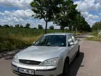 Gebraucht Ford Mondeo Ghia 125 PS (91 kW) 2001 Silber Limousine
