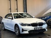 Gebraucht BMW 330 Sport Line 258 PS (189 kW) 2019 Weiß Limousine