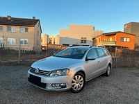 Gebraucht VW Passat 140 PS (102 kW) 2012 Grau Kombi