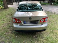 Gebraucht VW Jetta 102 PS (75 kW) 2006 Gold Limousine