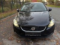 Gebraucht Volvo V40 Momentum 114 PS (83 kW) 2013 Schwarz Limousine