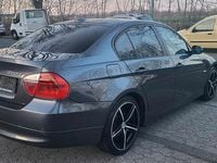 Gebraucht BMW 320 177 PS (130 kW) 2008 Grau Limousine