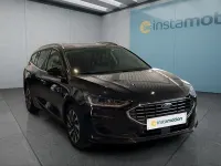 Gebraucht Ford Focus Titanium 125 PS (91 kW) 2024 Schwarz Kombi