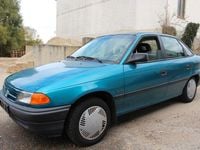 Gebraucht Opel Astra 75 PS (55 kW) 1993 Blau Limousine