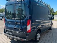 Gebraucht Ford Transit Trend 131 PS (96 kW) 2018 Blau Van / Kleinbus