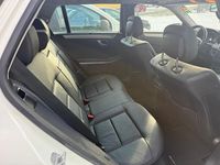 Gebraucht Mercedes E300 AMG 231 PS (169 kW) 2011 Weiß Kombi