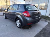 Gebraucht Kia Ceed 90 PS (66 kW) 2010 Grau Kleinwagen