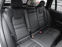 Neu Volvo V60 Plus 310 PS (228 kW) 2025 Silber Kombi