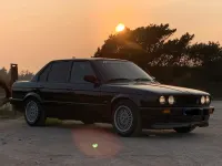 Gebraucht BMW 318 115 PS (84 kW) 1990 Schwarz Limousine