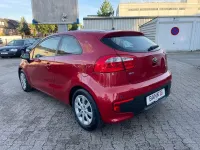 Gebraucht Kia Rio Edition 7 84 PS (61 kW) 2016 Rot Kleinwagen