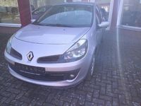 Gebraucht Renault Clio II 88 PS (64 kW) 2006 Silber Limousine