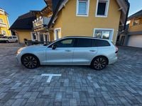 Gebraucht Volvo V60 R-Design 253 PS (186 kW) 2021 Grau Kombi