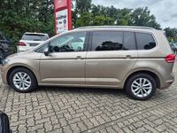 Gebraucht VW Touran Highline 150 PS (110 kW) 2018 Titanium beige Van / Kleinbus
