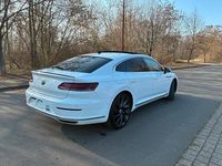 Gebraucht VW Arteon R-line 190 PS (139 kW) 2018 Weiß Kleinwagen