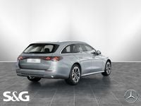 Gebraucht Mercedes E300 204 PS (150 kW) 2024 Metalliclack hightechsilber Kombi