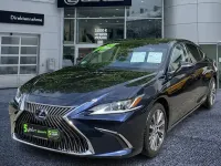 Gebraucht Lexus ES300H 218 PS (160 kW) 2021 Deep blue Limousine