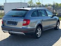Gebraucht Skoda Superb Elegance 140 PS (102 kW) 2013 Grau Kombi