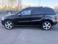 Gebraucht Mercedes ML500 306 PS (225 kW) 2007 Schwarz SUV