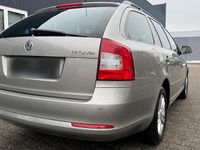 Gebraucht Skoda Octavia 105 PS (77 kW) 2010 Grau Kombi