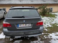 Gebraucht BMW 525 177 PS (130 kW) 2006 Grau Kombi