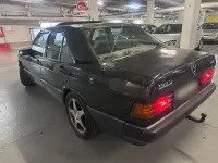 Gebraucht Mercedes 190 90 PS (66 kW) 1991 Schwarz Limousine
