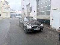 Gebraucht Mercedes 220 122 PS (89 kW) 2003 Schwarz Kombi
