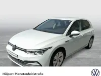 Gebraucht VW Golf VIII Style 131 PS (96 kW) 2024 Weiß Limousine